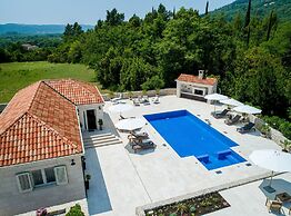 Villa Doline