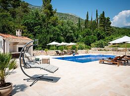 Villa Doline