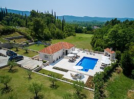 Villa Doline