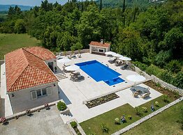 Villa Doline