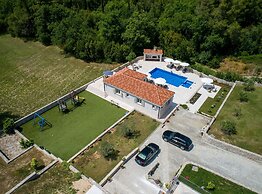 Villa Doline