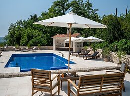 Villa Doline