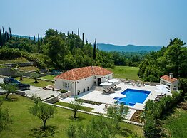 Villa Doline