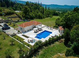 Villa Doline