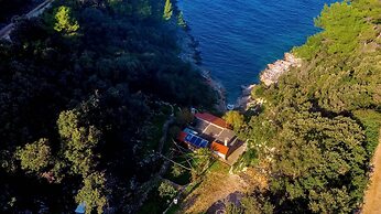 House Hidden Bay