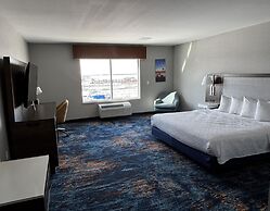 Hampton Inn & Suites Erie Bayfront