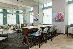 Hampton Inn & Suites Erie Bayfront
