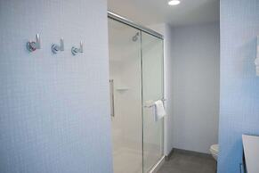 Hampton Inn & Suites Erie Bayfront