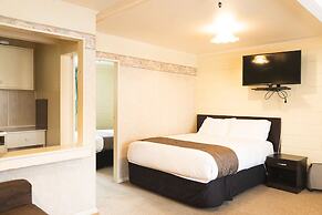 Mayfair Court Motel
