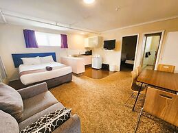 Mayfair Court Motel