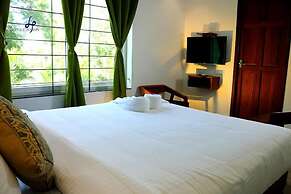 Le Holiday Inn