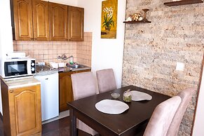 Bivalvia Apartments
