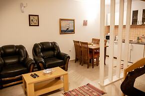 Bivalvia Apartments