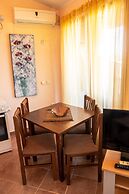 Bivalvia Apartments