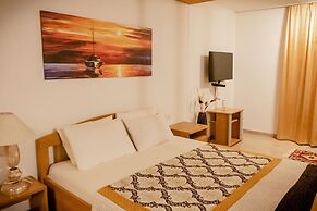 Bivalvia Apartments