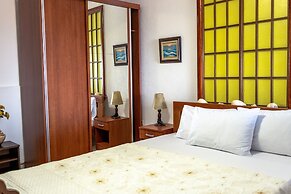 Bivalvia Apartments