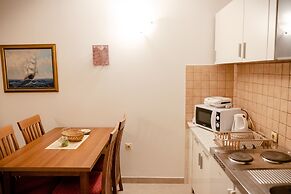 Bivalvia Apartments