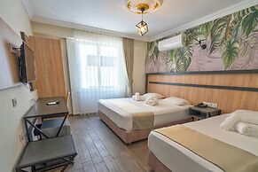 Piyes Otel