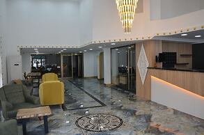 Piyes Otel