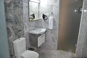 Piyes Otel