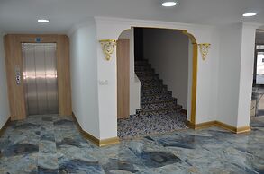 Piyes Otel