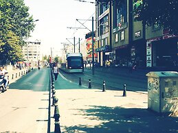 Piyes Otel
