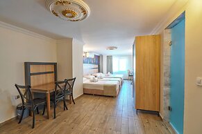 Piyes Otel