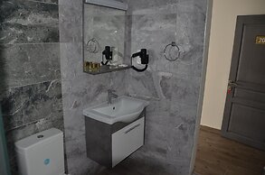 Piyes Otel