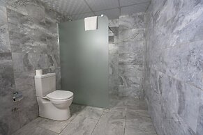 Piyes Otel