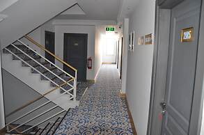 Piyes Otel