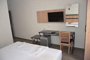 Piyes Otel