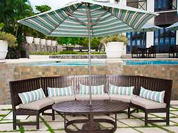 Ground-floor unit with terrace with direct access to pool in Coco