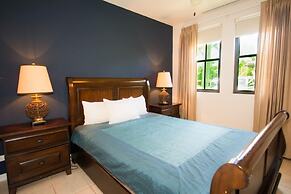 Ground-floor unit with terrace with direct access to pool in Coco