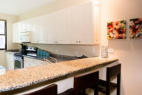 Ground-floor unit with terrace with direct access to pool in Coco