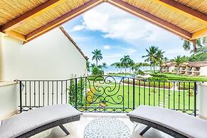 Spacious Open-Concept Condo with Stylish Design, Direct Beach Access &