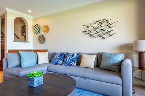 Spacious Open-Concept Condo with Stylish Design, Direct Beach Access &