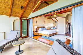 Spacious Open-Concept Condo with Stylish Design, Direct Beach Access &