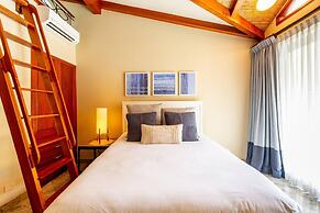 Spacious Open-Concept Condo with Stylish Design, Direct Beach Access &