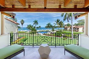 Spacious Open-Concept Condo with Stylish Design, Direct Beach Access &