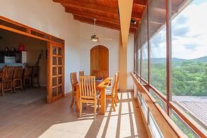 Tropical Condo with Spectacular Ocean Views, Panoramic Dining Terrace 