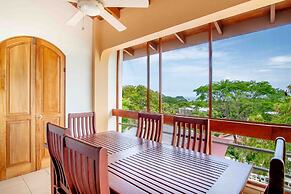 Tropical Condo with Spectacular Ocean Views, Panoramic Dining Terrace 