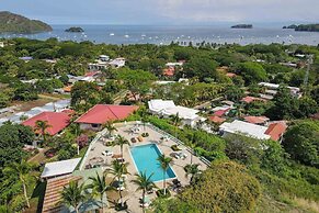 Tropical Condo with Spectacular Ocean Views, Panoramic Dining Terrace 