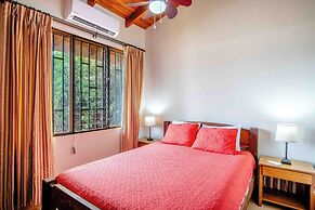 Tropical Condo with Spectacular Ocean Views, Panoramic Dining Terrace 