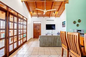 Tropical Condo with Spectacular Ocean Views, Panoramic Dining Terrace 