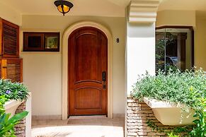 Stylish Split-Level Condo with a Shaded Terrace, Direct Beach Access, 