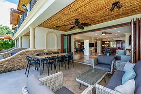 Stylish Split-Level Condo with a Shaded Terrace, Direct Beach Access, 