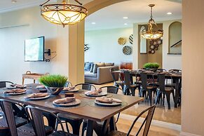 Stylish Split-Level Condo with a Shaded Terrace, Direct Beach Access, 
