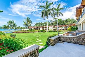 Stylish Split-Level Condo with a Shaded Terrace, Direct Beach Access, 