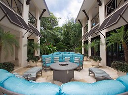 Impressively designed and decorated 3rd-floor space overlooking pool i
