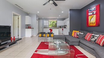 3rd-floor Space with modern decor recently renovated viewing over pool